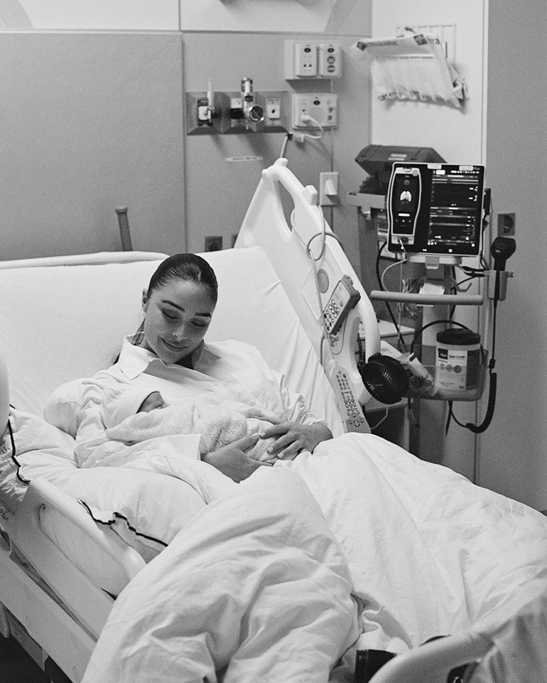 Hastalığı yüzünden hamile bile kalamamaktan korkuyordu… Ünlü model anne oldu: Hoş geldin küçük kızım