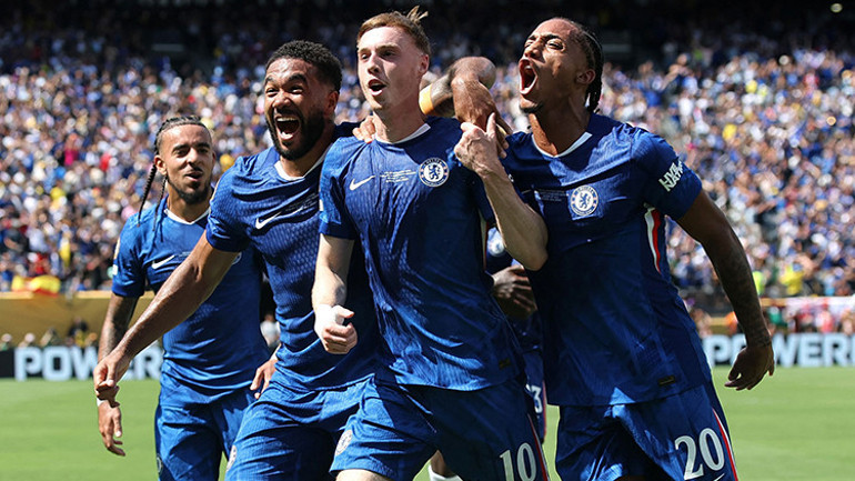 Chelsea - PSG maçının sonunda ortalık karıştı Luis Enrique, yıldız futbolcuya vurdu