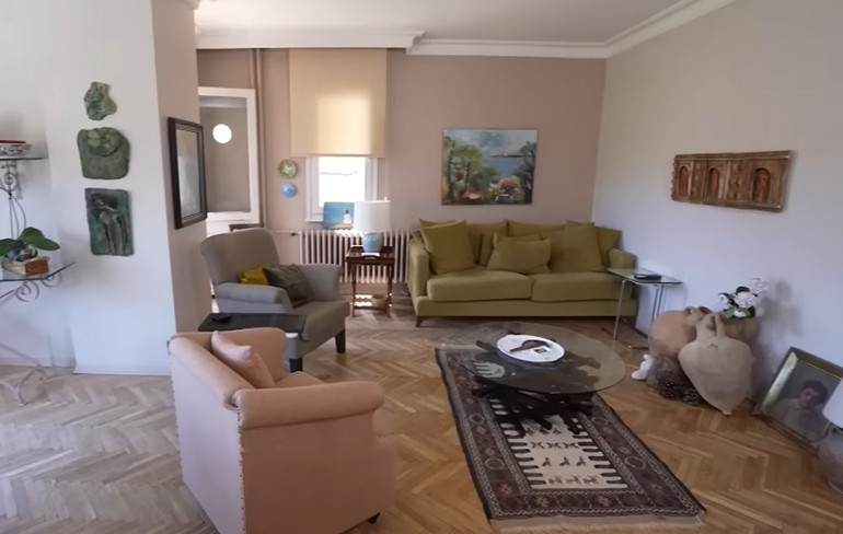 Evi kentsel dönüşüme girdi taşınmak zorunda kaldı... Ünlü şarkıcı yeni yuvasının kapılarını açtı
