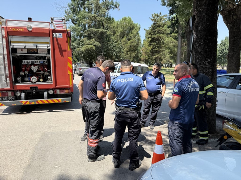 Tehdit etti, ekipleri görünce benzini motosiklete doldurdu