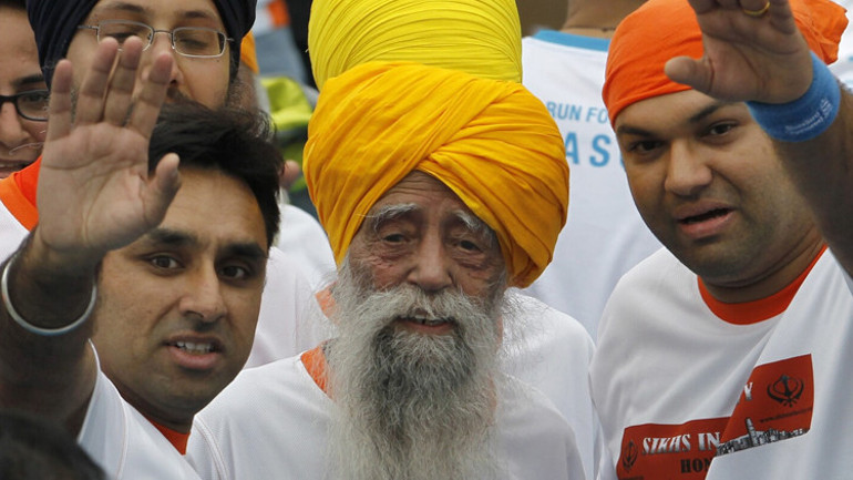 Dünyanın en yaşlı maraton koşucusu trafik kazasında öldü: 114 yaşındaki Sarıklı Kasırgaya veda