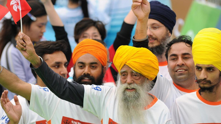 Dünyanın en yaşlı maraton koşucusu trafik kazasında öldü: 114 yaşındaki Sarıklı Kasırgaya veda