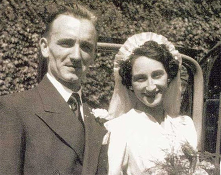 Şimdi milyonlarla oynuyor... Ama çocukluğu çok zor geçti: Annem öldükten sonra yiyecek artıklarıyla beslenirdik...