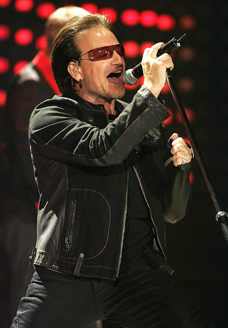 Şimdi milyonlarla oynuyor... Ama çocukluğu çok zor geçti: Annem öldükten sonra yiyecek artıklarıyla beslenirdik...