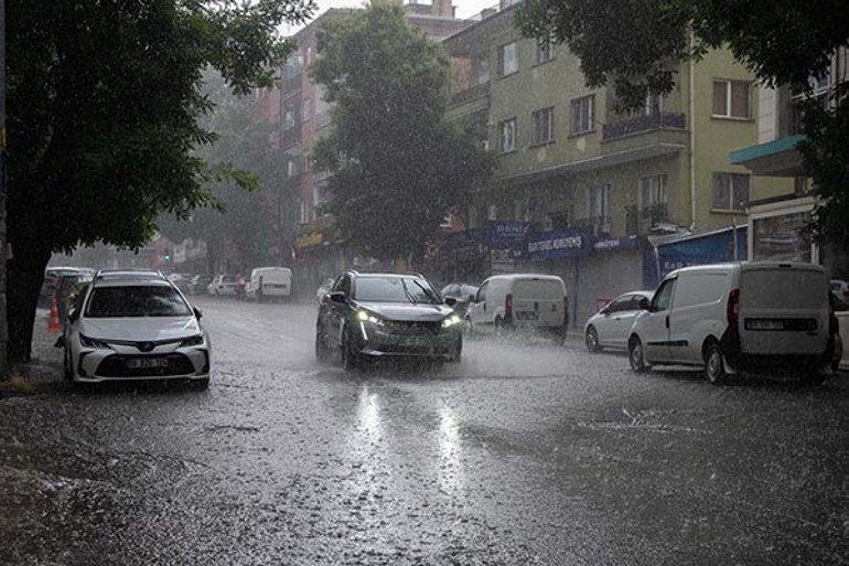 Meteoroloji saat verdi Ankara ve 9 il için sarı alarm Gök gürültülü sağanak geliyor