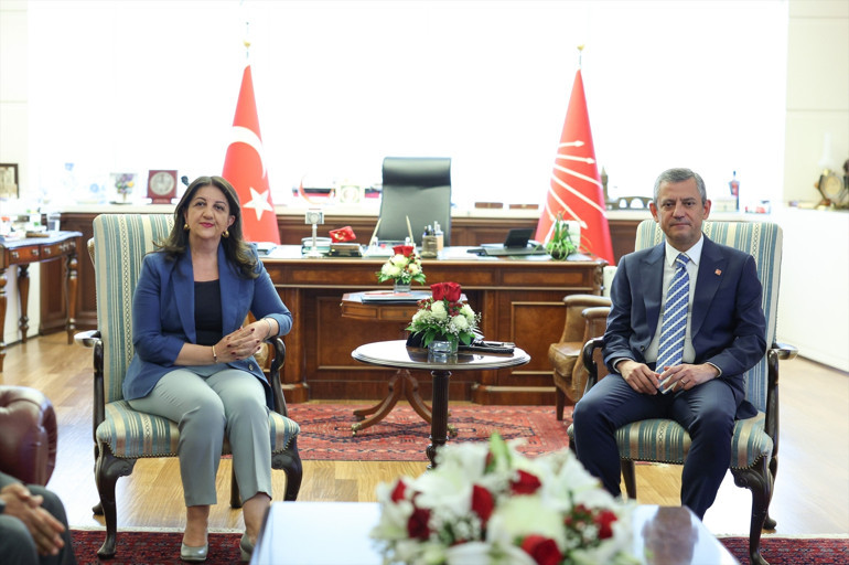 DEM Parti heyetinden CHP lideri Özel’e ziyaret