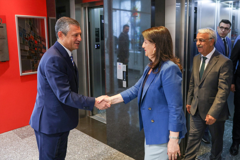 DEM Parti heyetinden CHP lideri Özel’e ziyaret