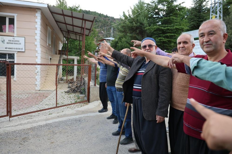 Adanada muhtar bütün köylüyü kandırmış Gerçek 7 yıl sonra ortaya çıktı Köy malı dedi, inandık