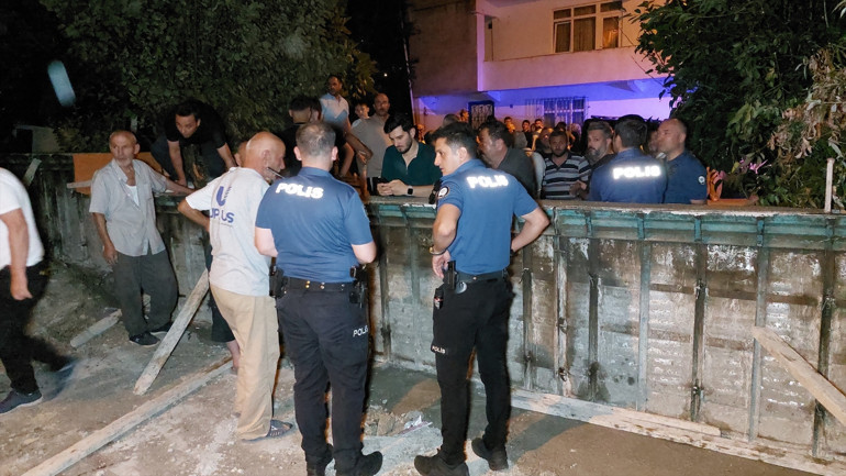 Samsunda Tapulu arsam diye yolu beton duvar ile kapattı Mahalleli isyan etti