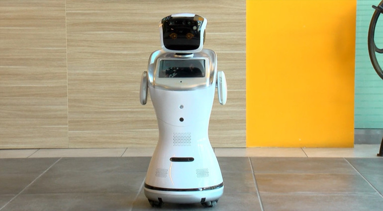Demirören Medya ve Teknoloji Lisesinde robotla tanıtım dönemi