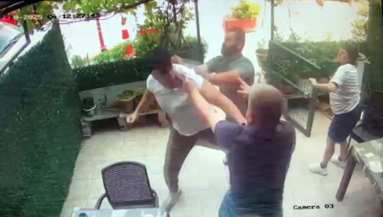 Tekirdağda kız arkadaşını hatalı park nedeniyle uyaran esnafa saldırdı