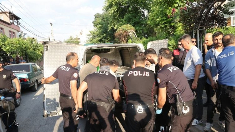 Namaz kılarken bıçaklanan kişi öldü