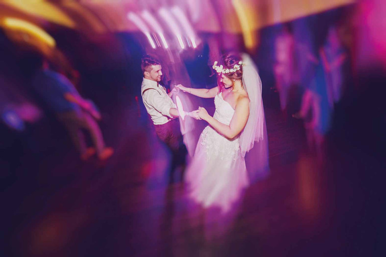 Damatlar halayın da organizasyonun da başında