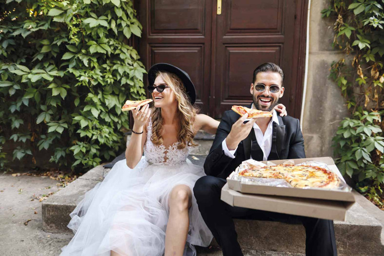 Damatlar halayın da organizasyonun da başında