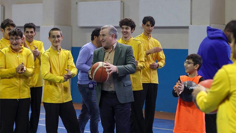 Yaz tatili Gençlik ve Spor Bakanlığı tesislerinde ‘dolu dolu’ geçiyor... Bakan Bak: Dünyadaki en yeni ve modern tesislere sahibiz