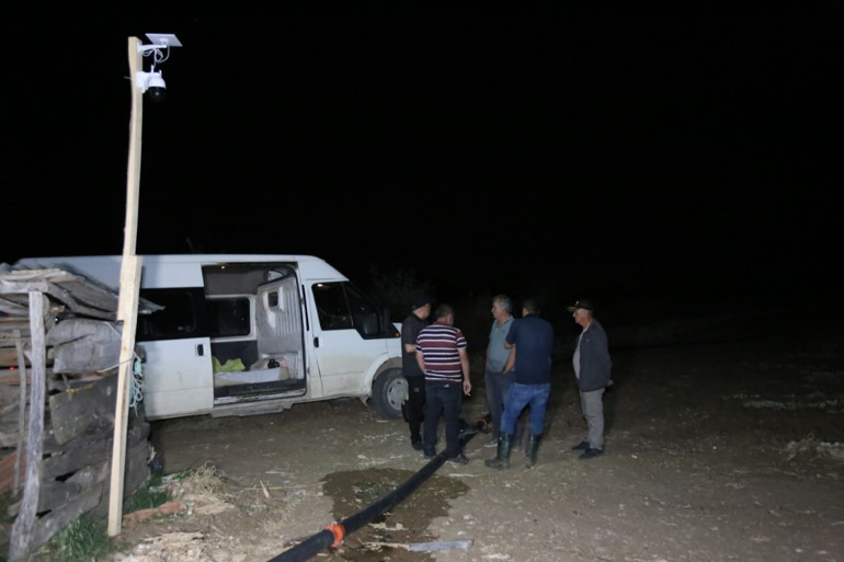 Şehrin geçim kaynaklarından biri Komando timleri yanı başında nöbet tutuyor