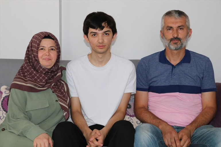 İmam hatip mezunu Muhammed YKSde derece yaptı | Başarısının sırrını böyle anlattı... İşte hayalindeki meslek