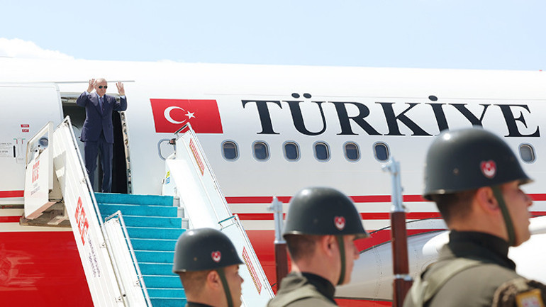 Cumhurbaşkanı Erdoğan, KKTCde resmi törenle karşılandı