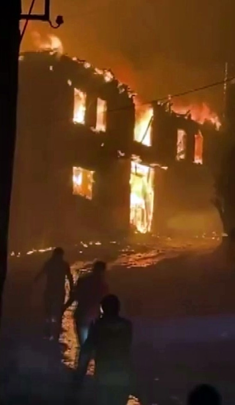 Son dakika haberi: Sakaryadaki orman yangını Bilecike sıçradı... Ekiplerin müdahalesi sürüyor