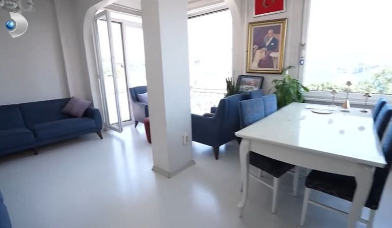Evi kentsel dönüşüme girdi taşınmak zorunda kaldı... Ünlü şarkıcı yeni yuvasının kapılarını açtı