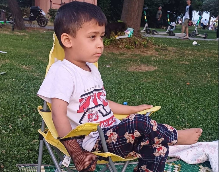 İstanbulda aracın çarptığı 4 yaşındaki çocuk 8 gün sonra yaşamını yitirdi