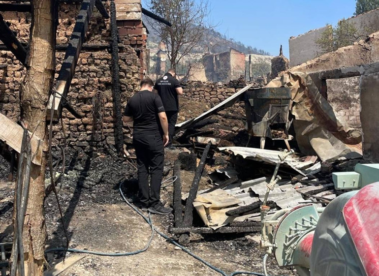 Son dakika haberi: Sakaryadaki orman yangını Bilecike sıçradı... Ekiplerin müdahalesi sürüyor