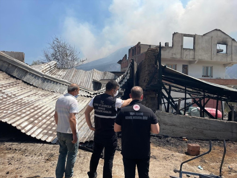 Son dakika haberi: Sakaryadaki orman yangını Bilecike sıçradı... Ekiplerin müdahalesi sürüyor