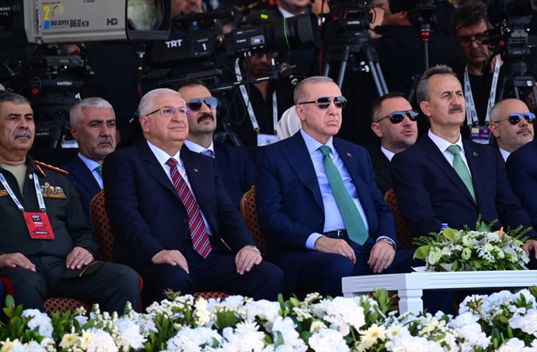 Cumhurbaşkanı Erdoğan: Savunma sanayimiz destan yazıyor