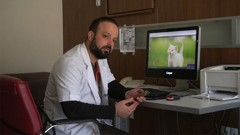 Gazzeli doktorun düşürdüğü banka kartıyla yemek yiyip, içki aldılar: 3 gözaltı