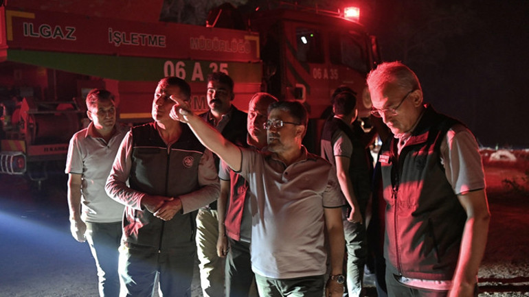 Alevlerle mücadelede son durum | Eskişehir’deki orman yangını Afyonkarahisar’a sıçradı