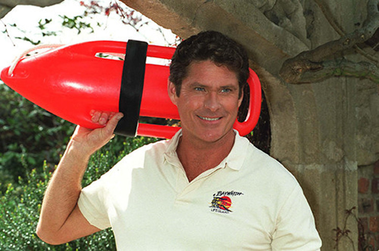 Kendine acımayana hayat hiç acımadı Yarı yaşındaki karısı bile onu genç tutamadı... Bir tek çapkın gülüşü aynı kaldı