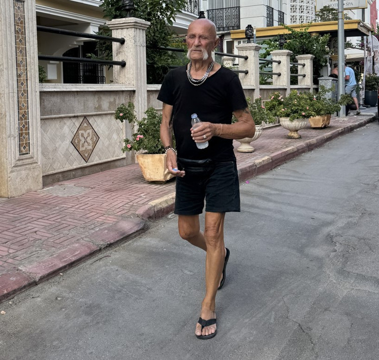 Eşimi, çocuğumu, arkadaşlarımı kaybettim Yeşilçam efsanesi Coşkun Göğenin zorlu hayatı