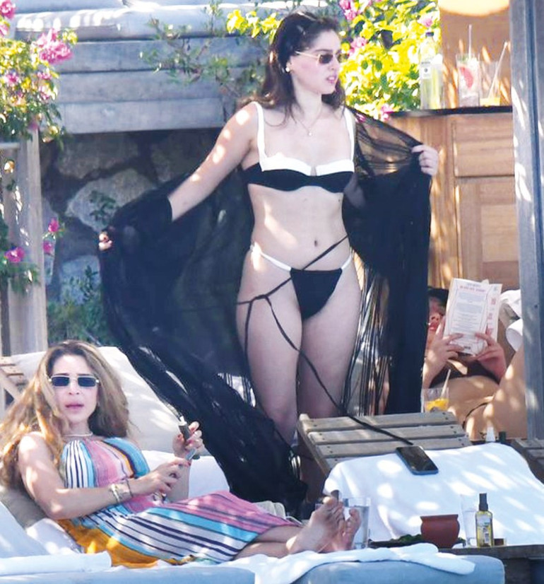 Cemre Bayselin moral tatili