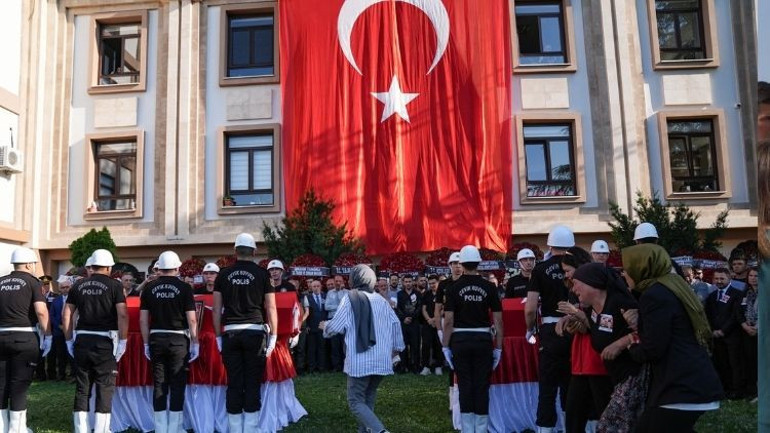 Orman şehidi AKUT gönüllülerine veda