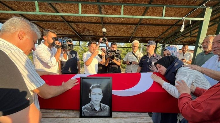 Orman şehidi AKUT gönüllülerine veda