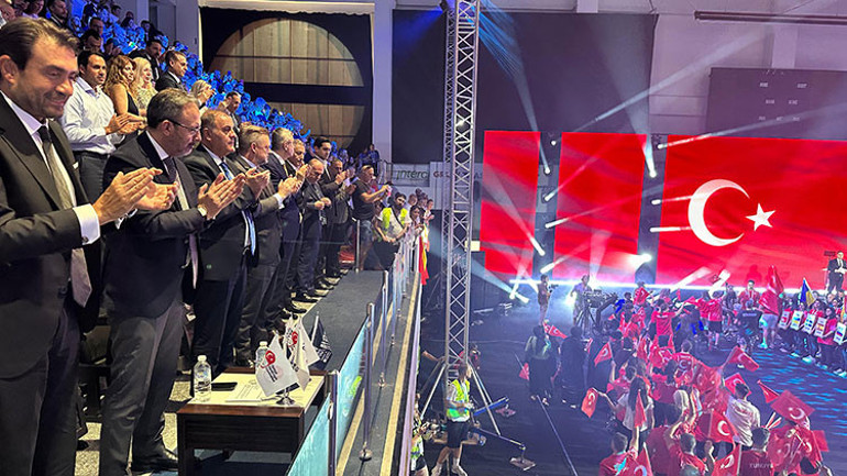 AK Parti İzmir Milletvekili Dr. Mehmet Kasapoğlu: Engelleri birlikte, azimle ve sporun gücüyle aşacağız