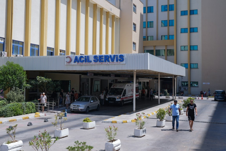 Etkili olan kavurucu sıcaklarla kentteki acil servislerde yoğunluk oluştu | Uzmanlar uyardı: Önlem almak için suya 1 çay kaşığı ekleyin