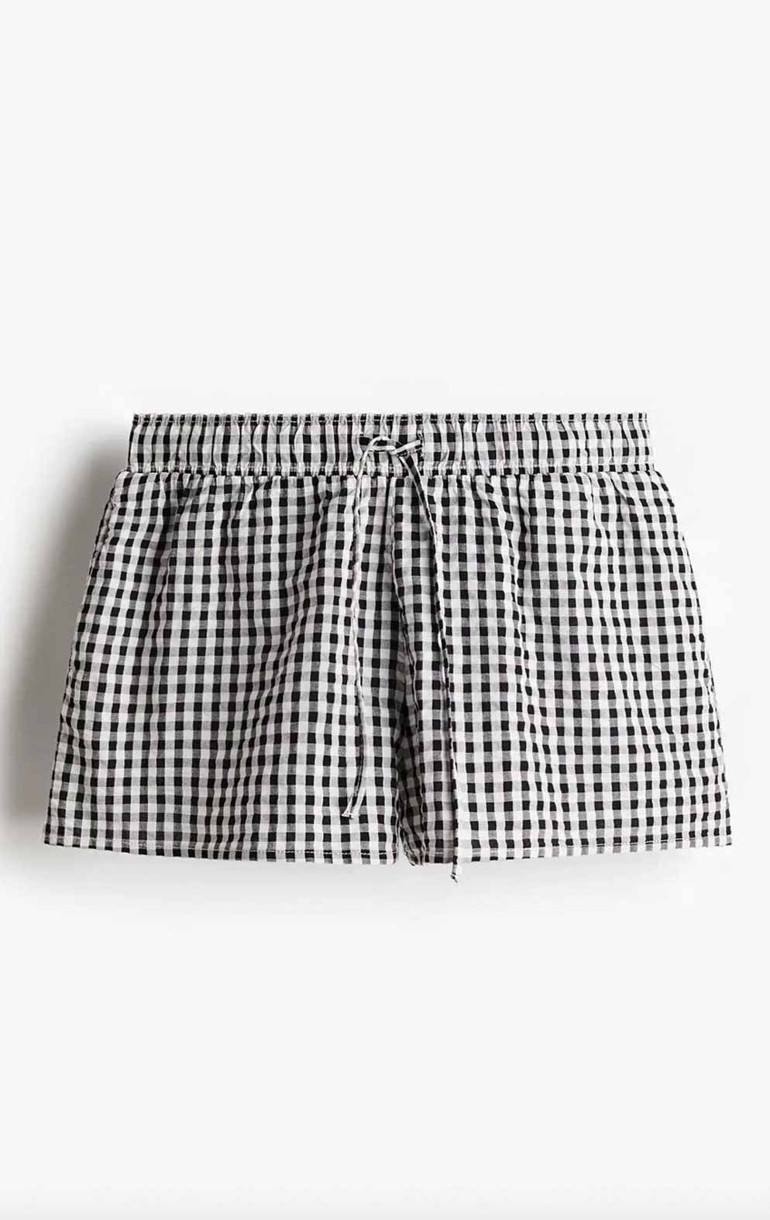 Sokaklarda pijama partisi başladı
