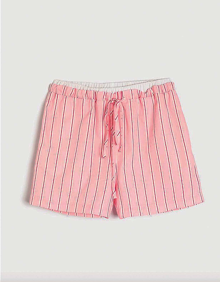 Sokaklarda pijama partisi başladı
