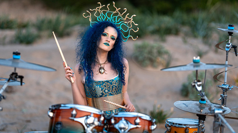 Leyan Senay Afterlife ile mitolojik yolculuğa çıkarıyor