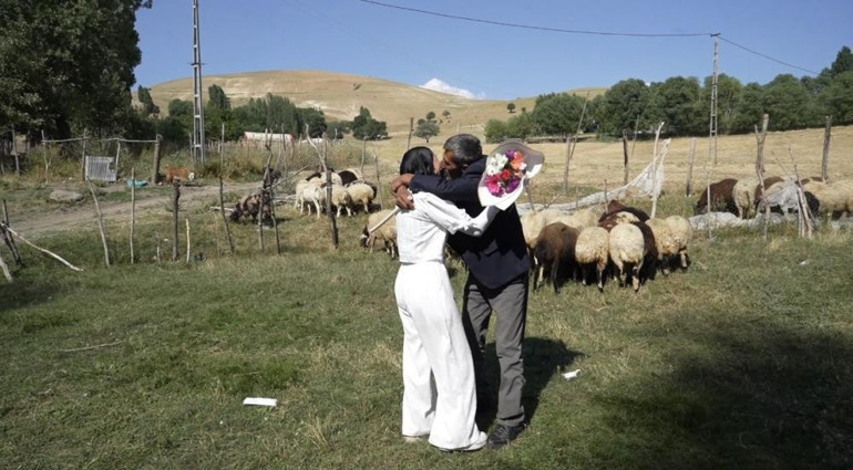 YKS çıkışı babası çiçeklerle karşılamıştı Çimen yarışmaya katıldı İşte kazandığı ödül miktarı