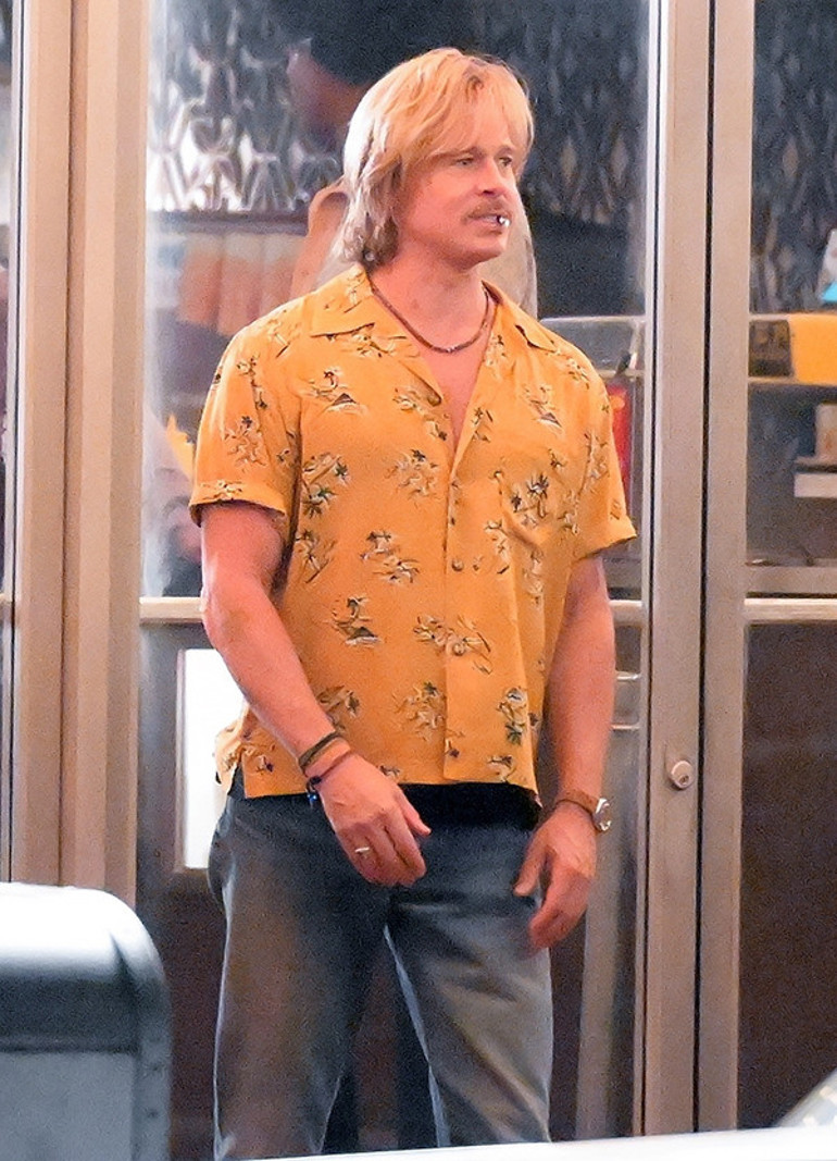 Yeni filmden ilk görüntüler geldi... Saçlarını perukla uzatmış