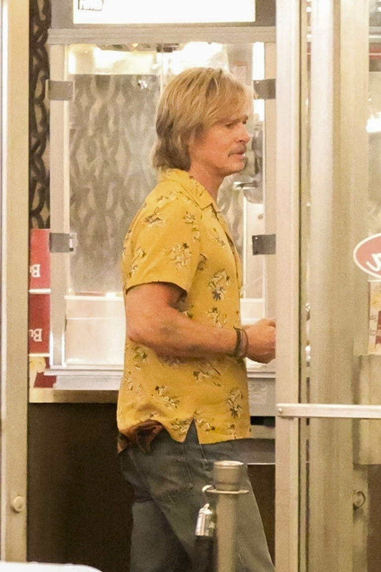 Yeni filmden ilk görüntüler geldi... Saçlarını perukla uzatmış