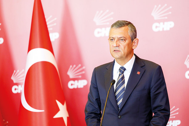 Kitlesini komisyona ikna için Özgür Özel’e tüyo