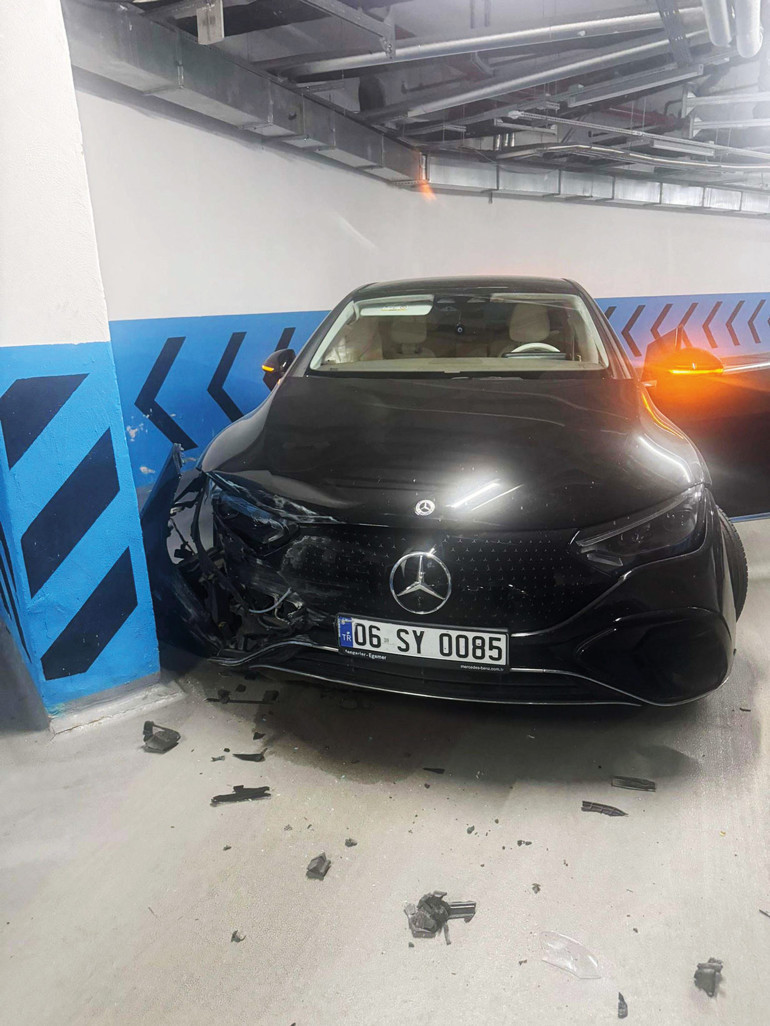 Vale lüks otomobili pert etti