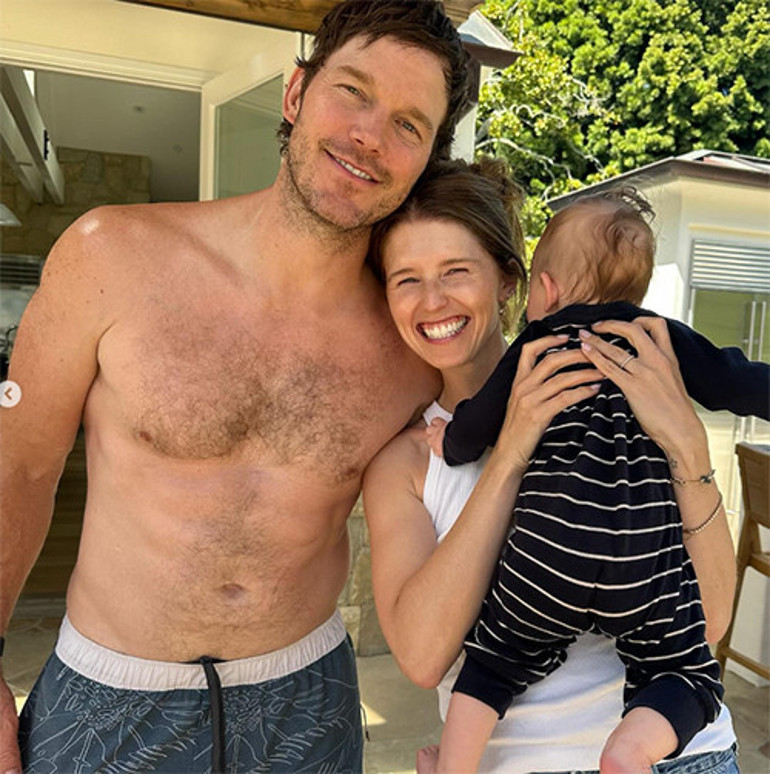 İyi bak evladım... Büyüyünce senin dostun olacak