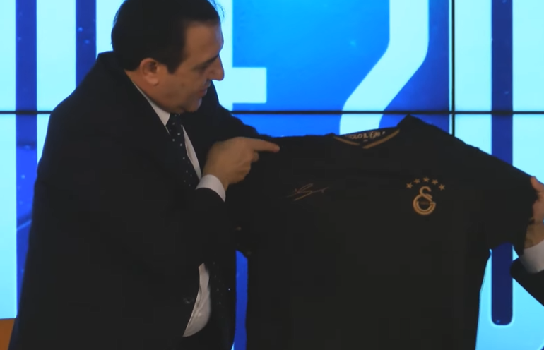Galatasaray Başkanı Dursun Özbek ve Başkan Vekili Abdullah Kavukcudan itiraf: Osimhene Türkiyeden transfer teklifi yaptılar