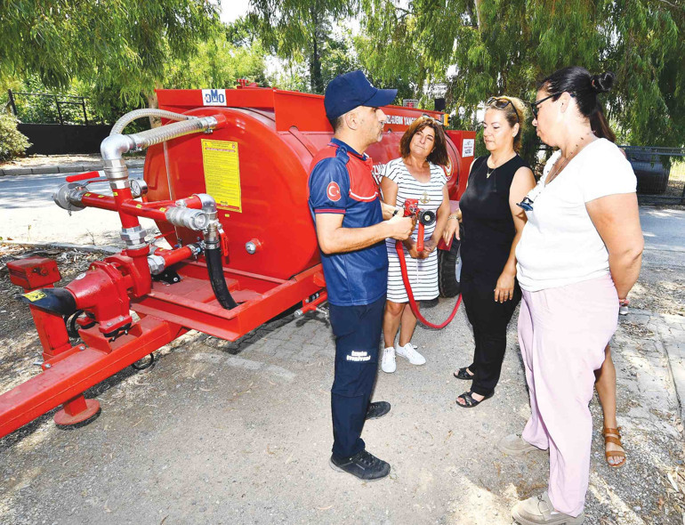Tankerleriyle alevleri önce onlar karşılıyor