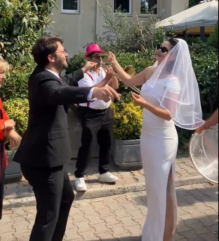 Oyuncu Sitare Akbaş ile Cengiz Orhonlu evlendi