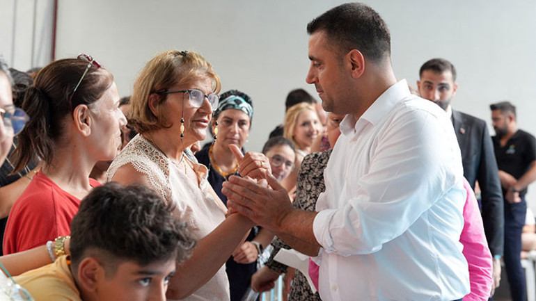 Çukurova’da engel yok… Güney Kore’den sevgi getirdiler
